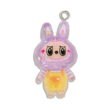 Dije Labubu Lila Con Glitter Acrílico Dije Labubu Lila Con Glitter Acrílico