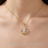 Dije Corona Reina Corazón Piedra Blanca Dorado Rodinado
