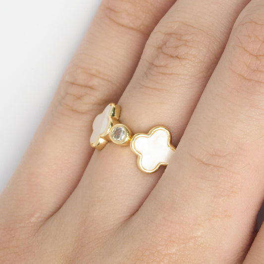 Anillo Trébol Piedra Blanca C #34 Dorado Rodinado