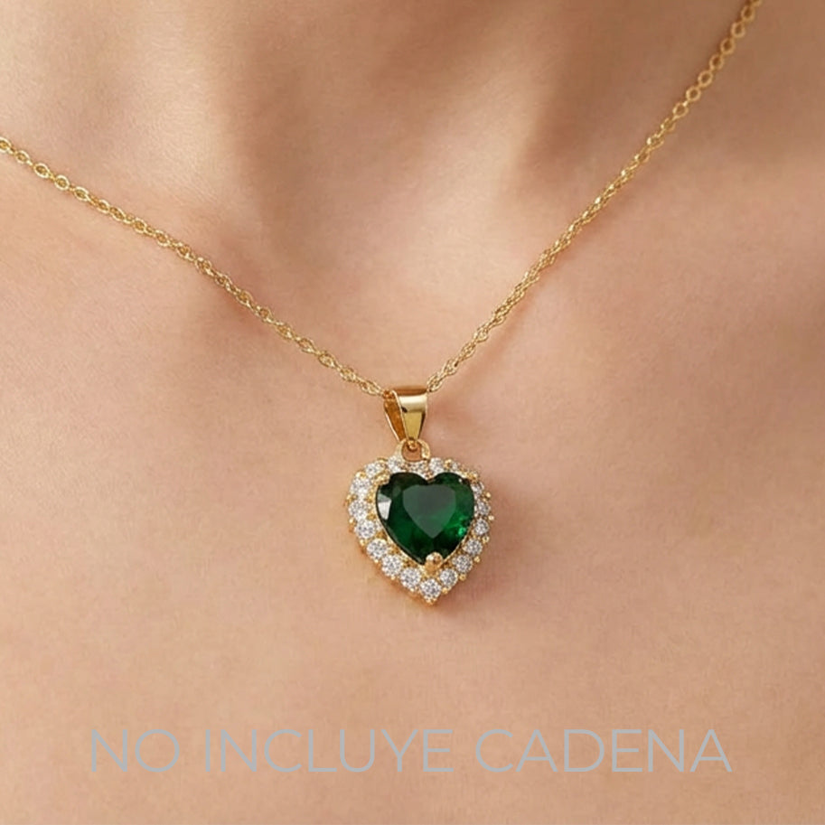 Dije Corazón Dorado Piedra Verde Rodinado