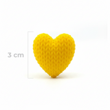 Dije Pasador Corazón Amarillo Bandera 3Cm Tejido Acrílico