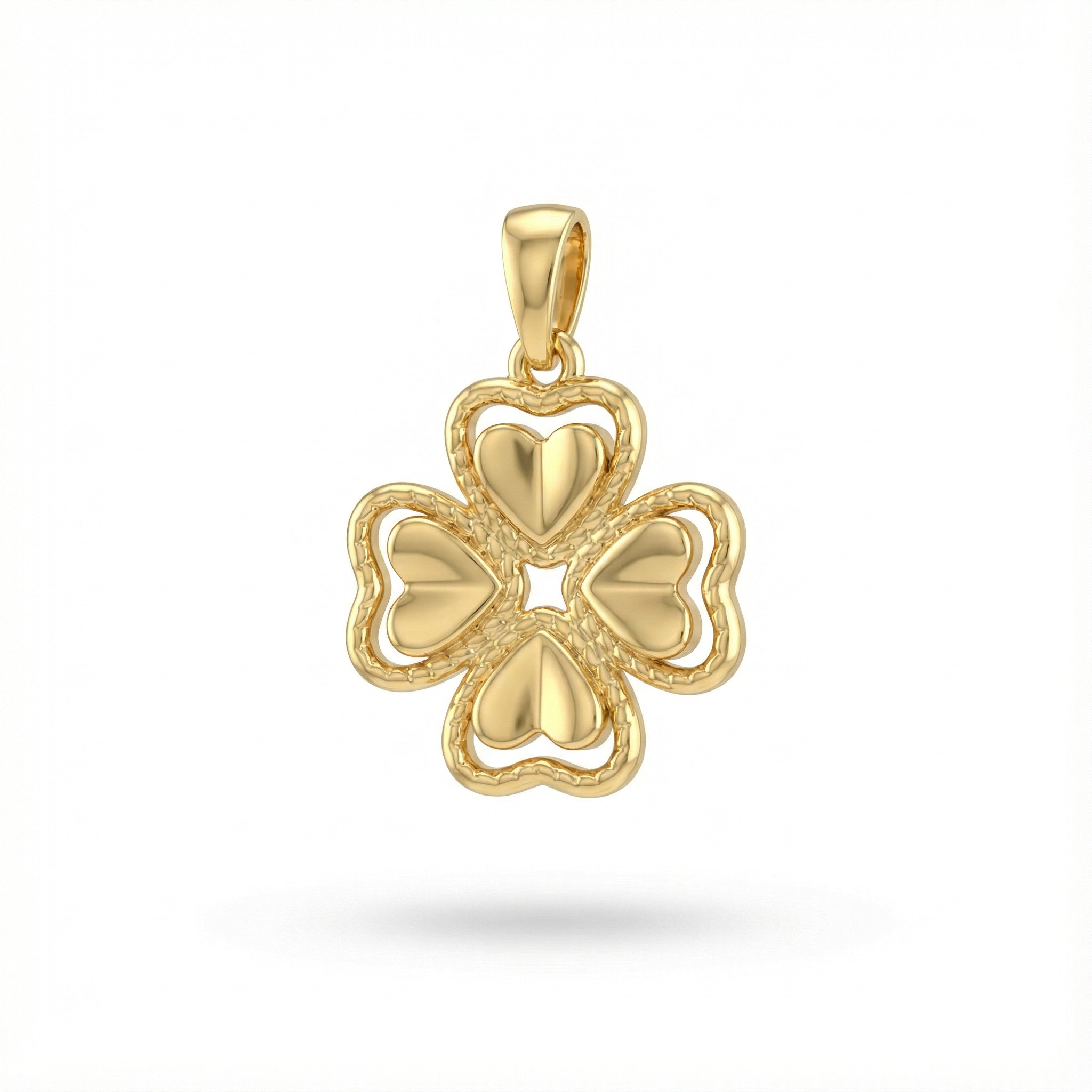 Dije Tréboles Corazón Liso Dorado Rodinado