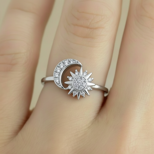 Anillo C #90 Ajustable Sol y Luna Plateado Rodinado