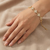 Pulsera Treboles Circones Dorado Rodinado