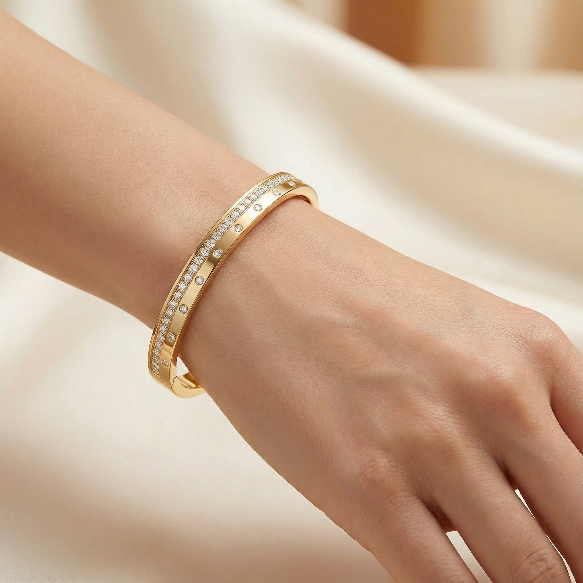 Brazalete Linea Circones Acero Dorado