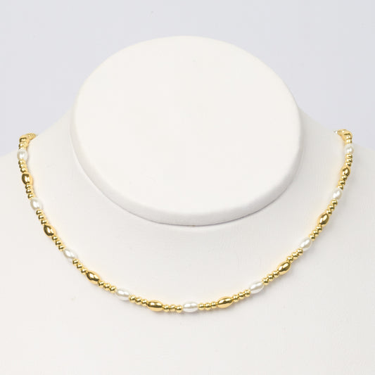 Collar Perla Arroz y Balines Dorado Rodinado