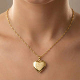 Relicario De Acero Corazón Love Dorado